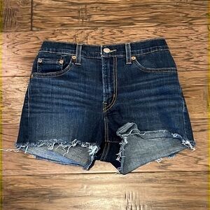 Levi’s High Rise Shorts Size 26
